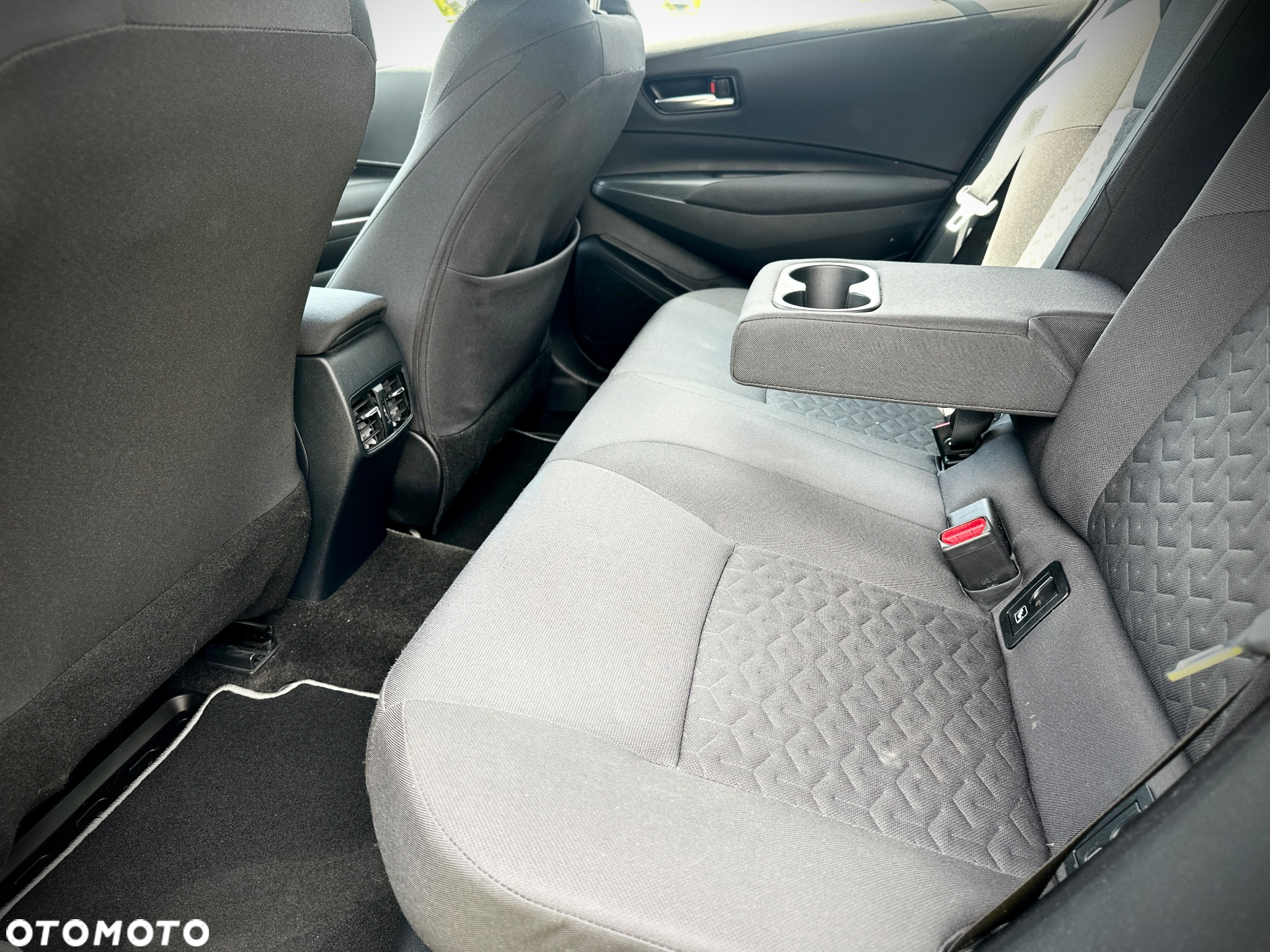 Toyota Corolla 1.8 Hybrid Comfort - 21