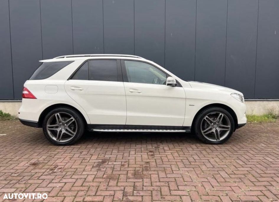 Mercedes-Benz ML 350 BlueTEC 4MATIC Aut - 2