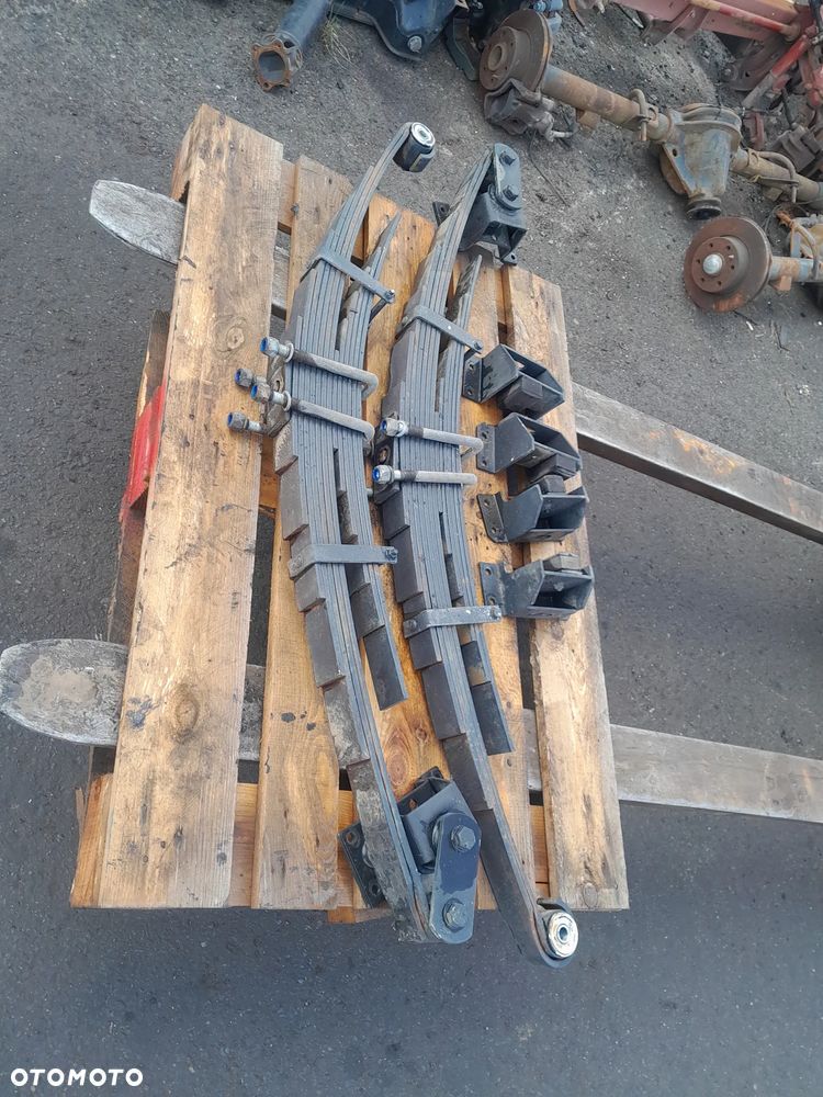 Resory tył/TYLNE Iveco Daily 35C RESOR / 2014-2026r. 14 PIÓR/LAG + PODUSZKI/CYBANTY !! - 1