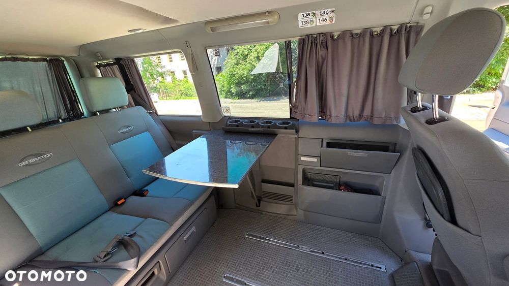 Volkswagen Multivan - 17