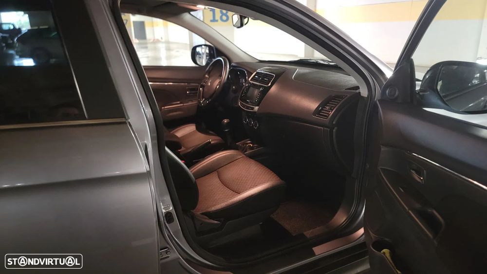 Mitsubishi ASX 1.6 DI-D Intense Black Edition - 12