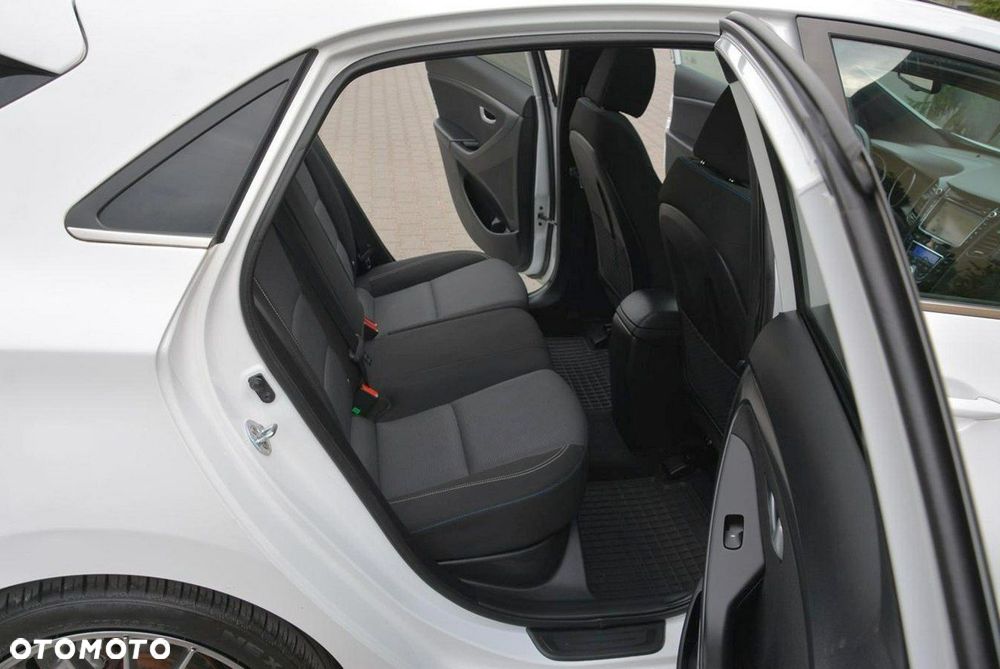 Hyundai i30 1.6 GDI BlueDrive Premium - 15