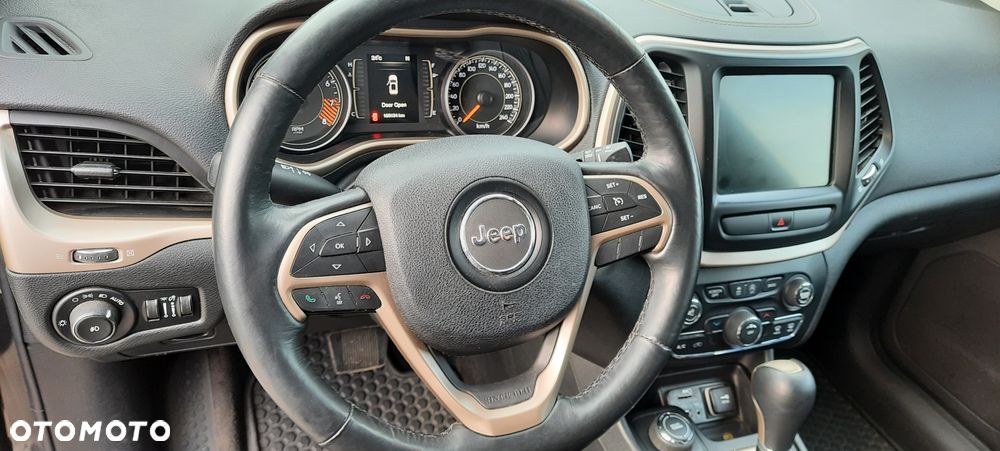 Jeep Cherokee - 10