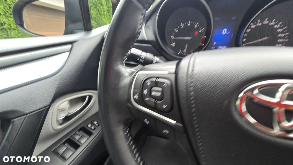 Toyota Avensis - 38