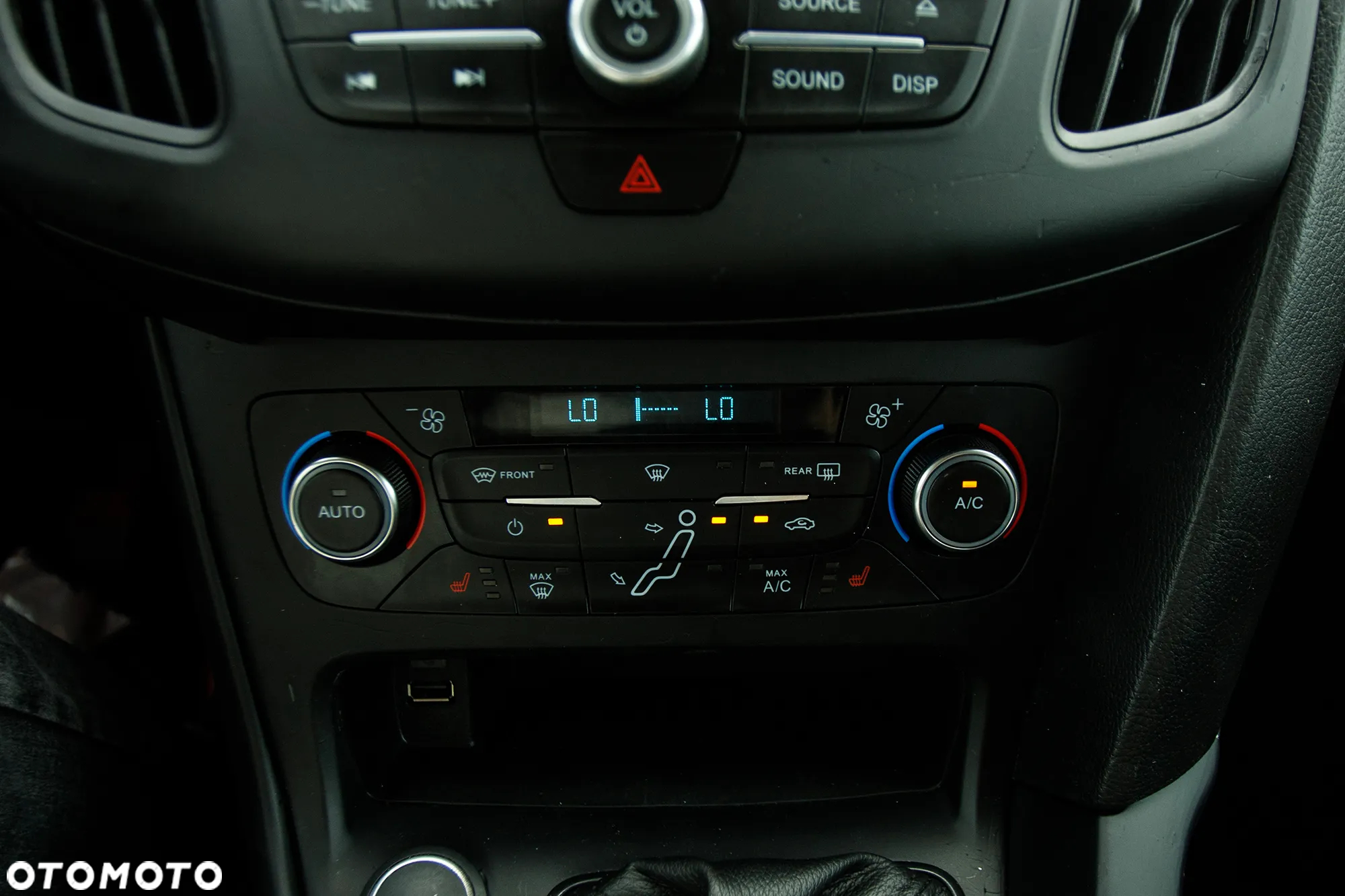 Ford Focus 1.0 EcoBoost Start-Stopp-System COOL&CONNECT DESIGN - 28