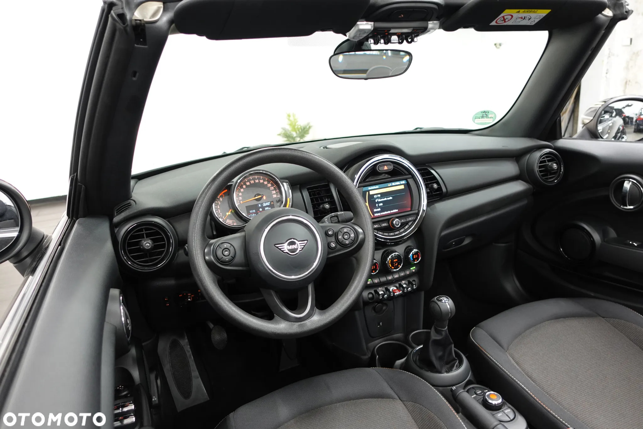 MINI ONE Cabrio - 37