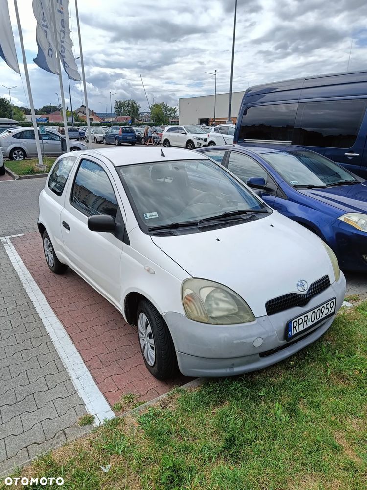 Toyota Yaris - 4