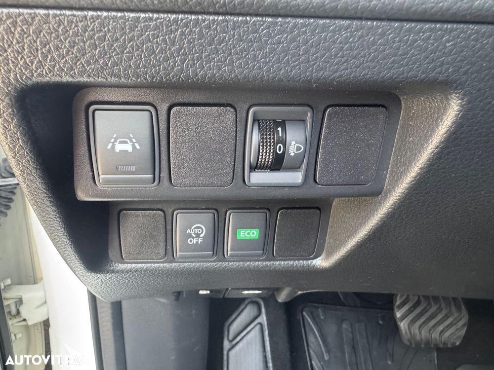 Nissan Qashqai 1.6 DCI Start/Stop X-TRONIC N-Connecta - 13