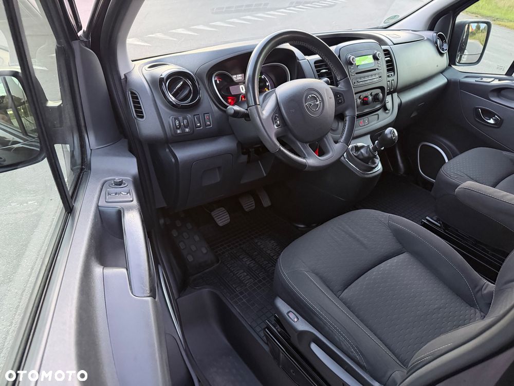Opel Vivaro - 10
