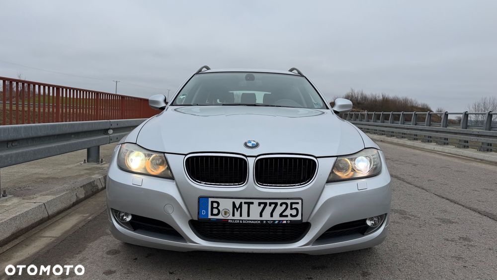 BMW Seria 3 320d xDrive - 34
