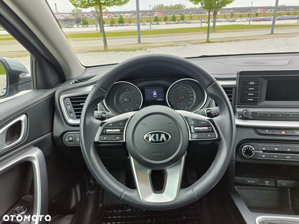 Kia Ceed 1.6 CRDi SCR M - 15