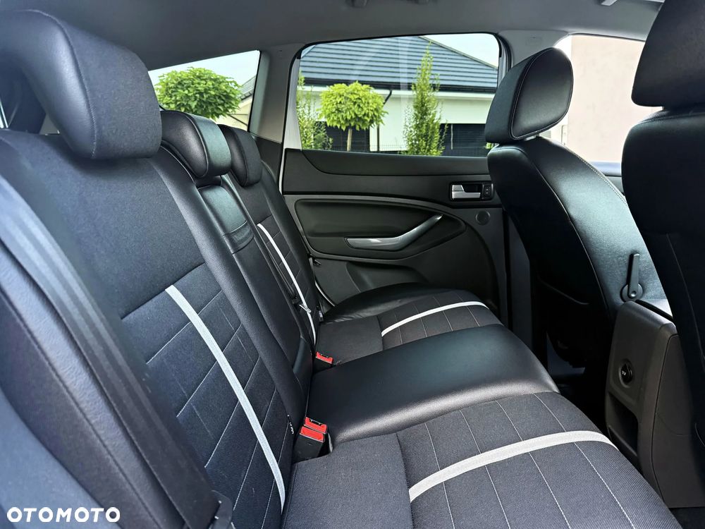 Ford Kuga 2.0 TDCi 2x4 Titanium - 33