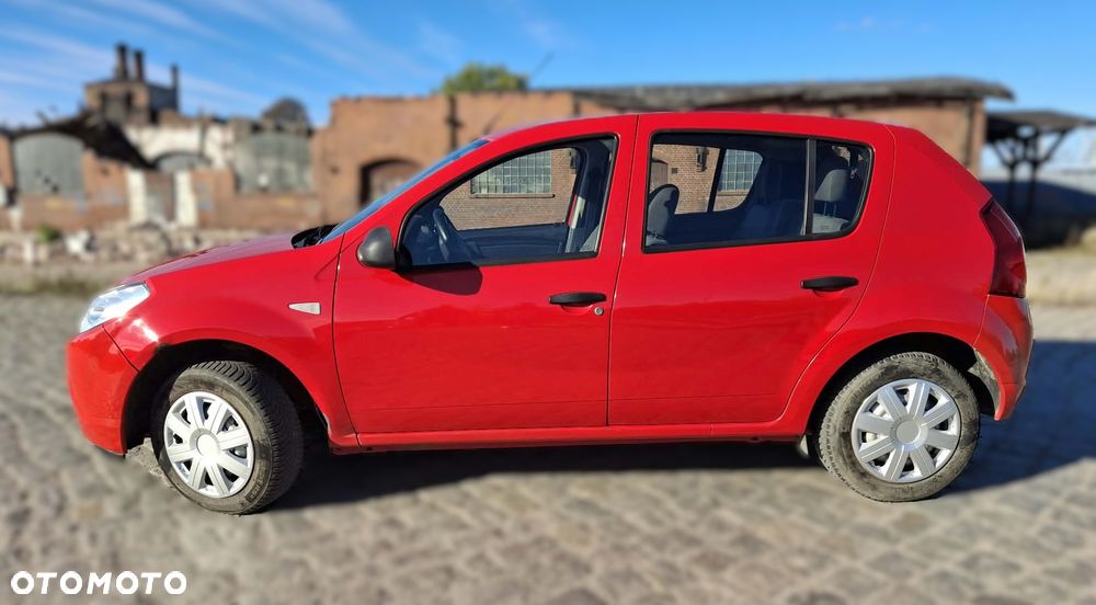 Dacia Sandero 2011 photo 4