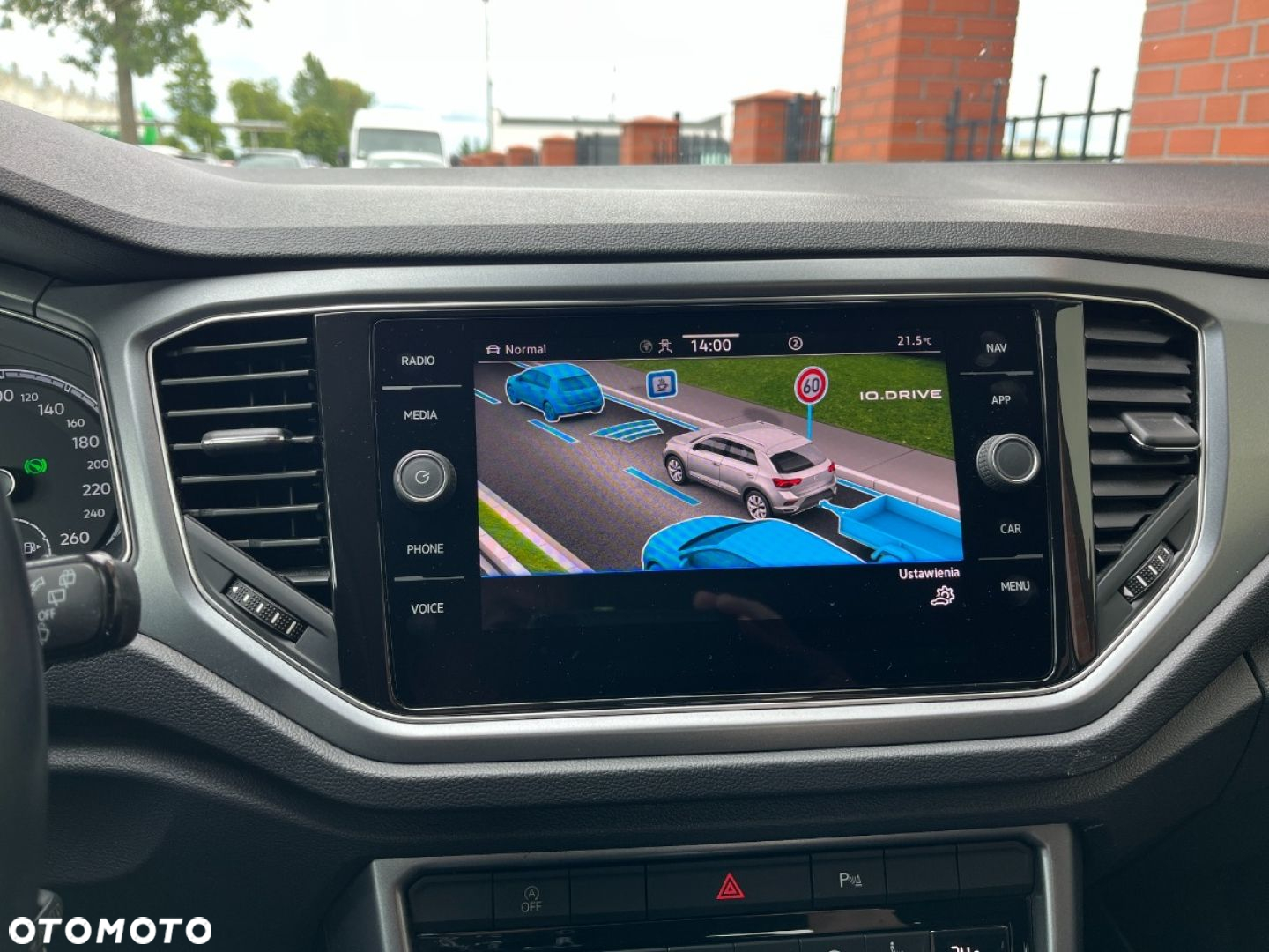 Volkswagen T-Roc 2.0 TDI SCR 4MOTION DSG ACTIVE - 11