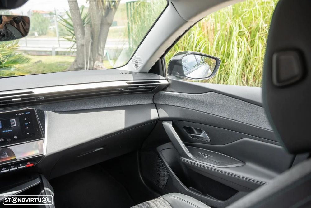 Peugeot 308 SW 1.6 Hybrid Allure e-EAT8 - 24