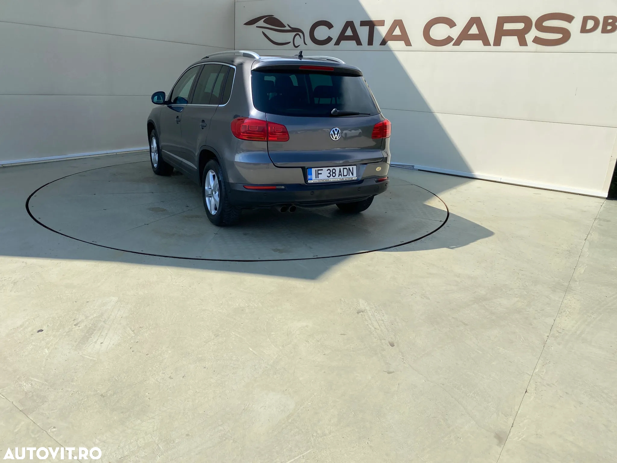 Volkswagen Tiguan 2.0 TDI 4Motion DSG Track & Field - 12
