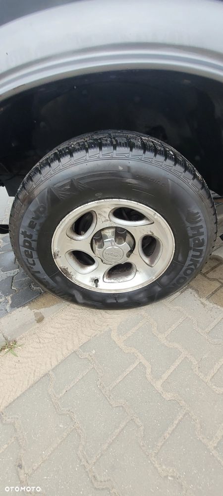 Ford Explorer - 13