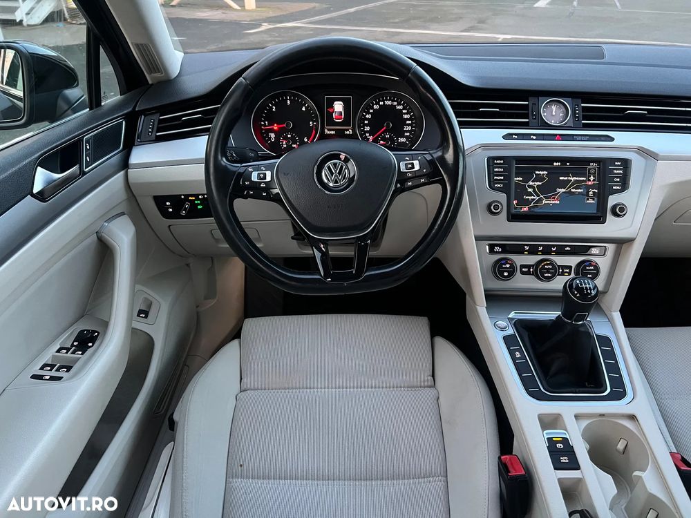 Volkswagen Passat - 25