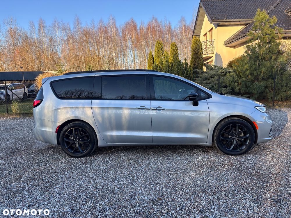 Chrysler Pacifica - 6