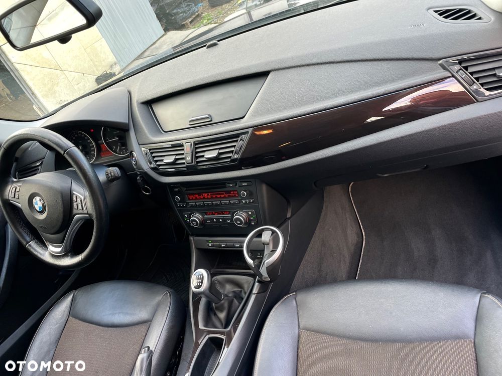 BMW X1 sDrive18d xLine - 16