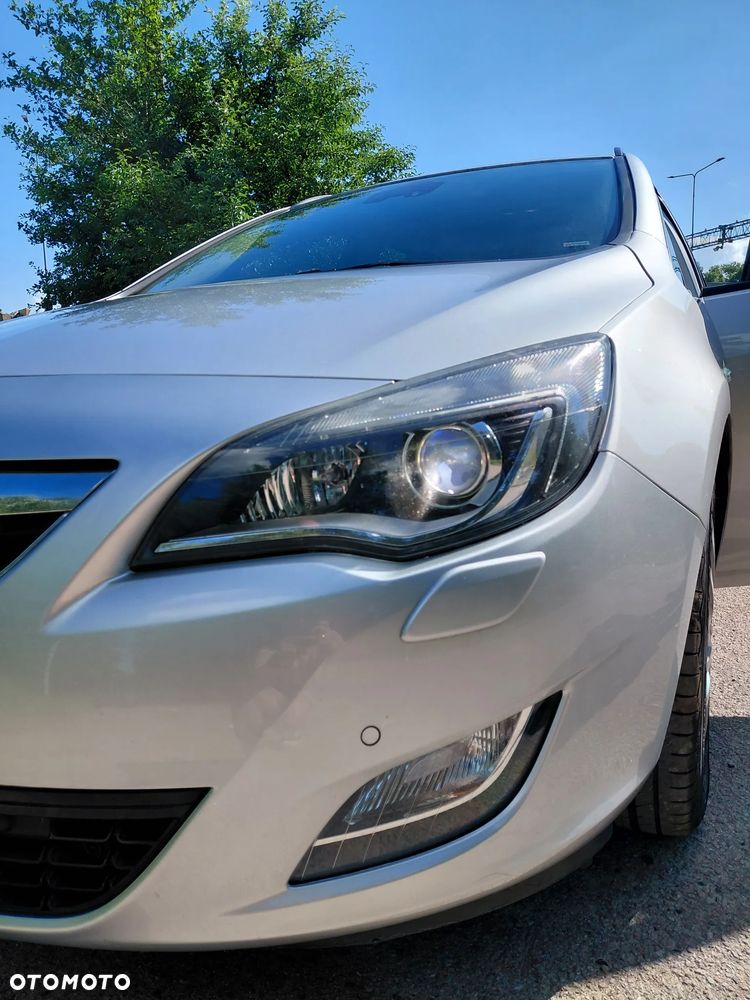 Opel Astra 1.7 CDTI DPF Cosmo - 11