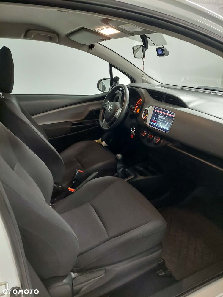 Toyota Yaris - 12