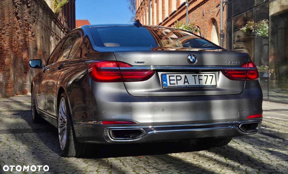 BMW Seria 7 750Li xDrive - 3