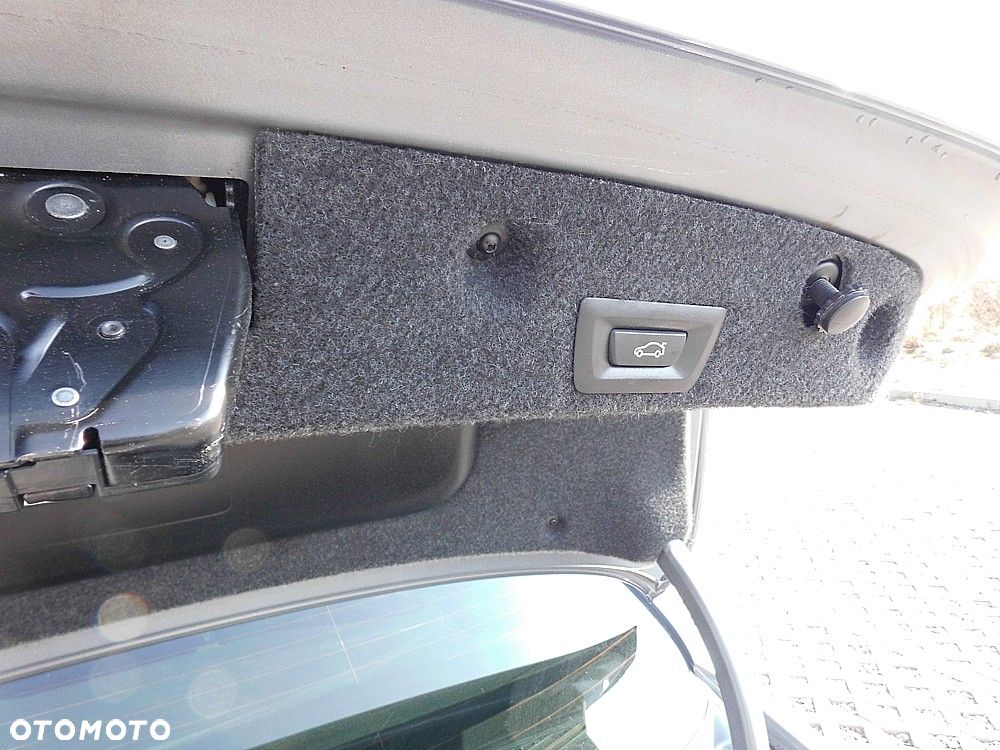 BMW Seria 5 535d xDrive Sport-Aut - 32