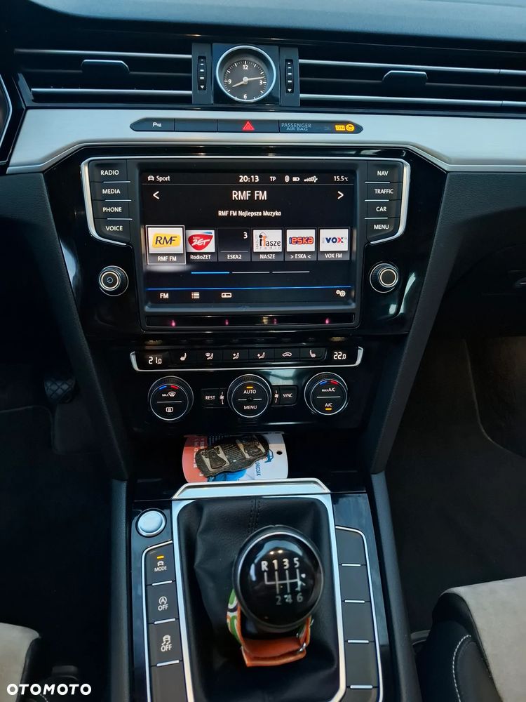 Volkswagen Passat 1.8 TSI BMT Highline - 12