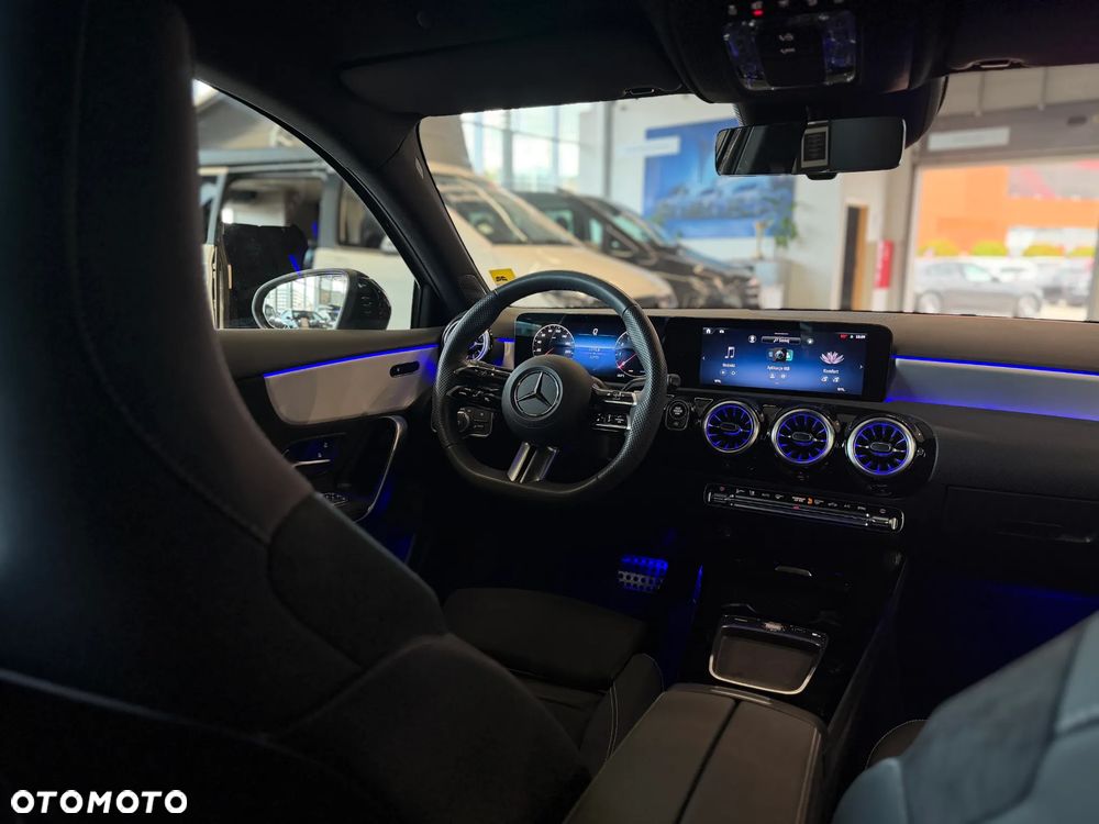 Mercedes-Benz Klasa A 200 AMG Line 7G-DCT - 13