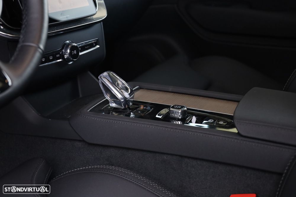 Volvo XC 90 2.0 T8 PHEV Plus Dark AWD - 17
