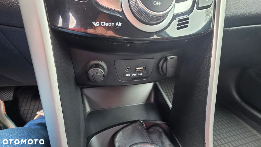 Hyundai i30 blue 1.6 CRDi Premium - 26