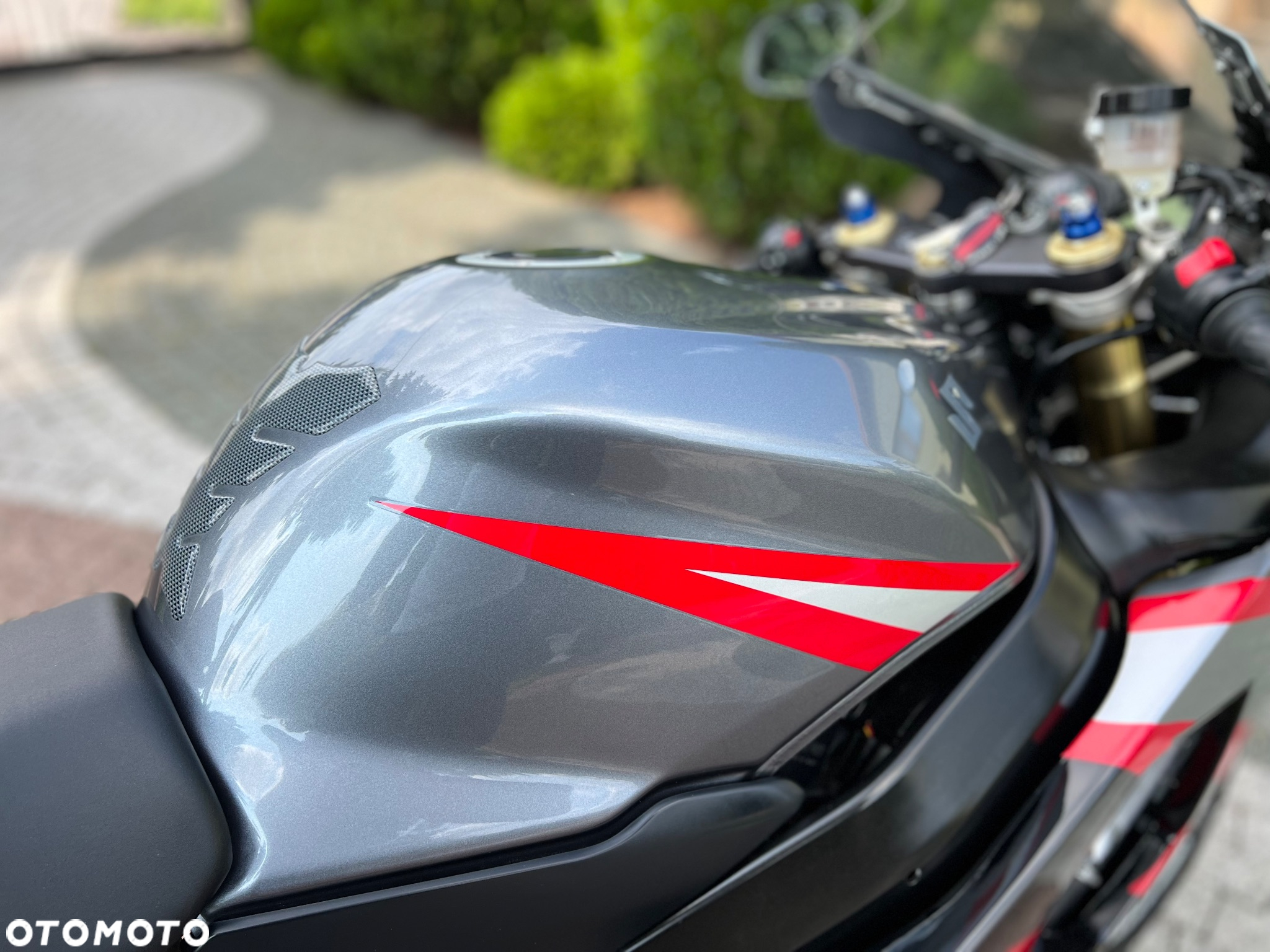 Suzuki GSX-R - 15