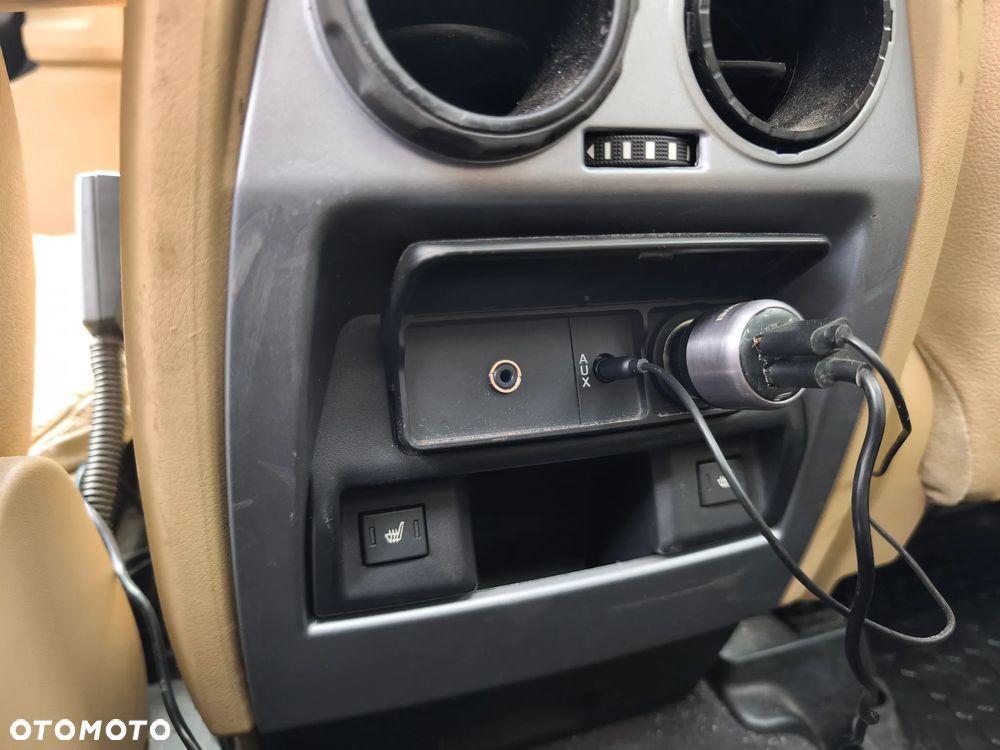 Land Rover Discovery - 24