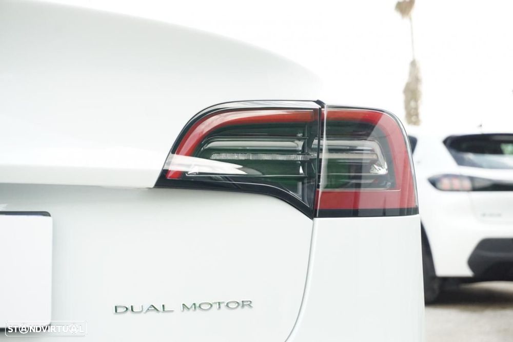 Tesla Model 3 Long Range AWD Dual Motor - 24