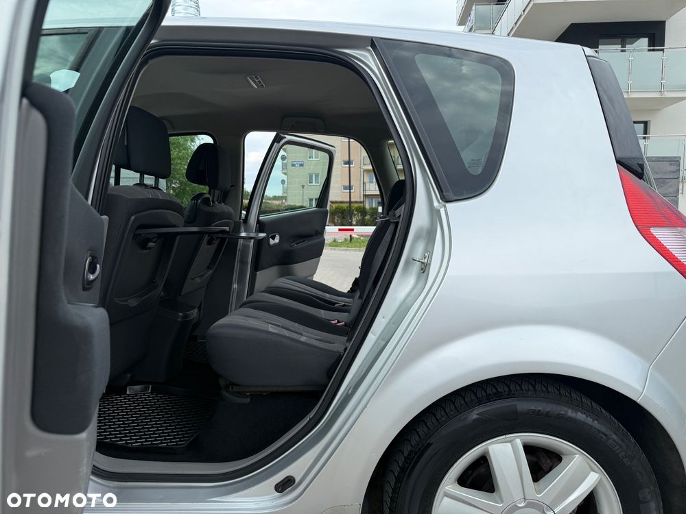 Renault Scenic 1.6 16V Confort Dynamique - 15