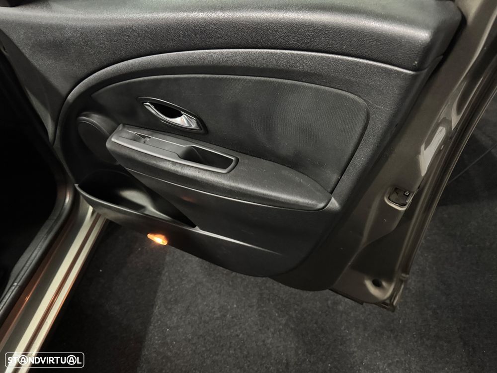 Renault Mégane Sport Tourer 1.5 dCi Dynamique SS - 11