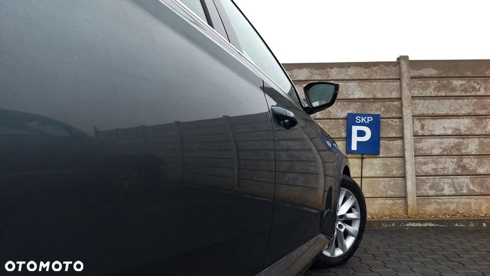 Skoda Superb 2.0 TDI Premium Edition - 22