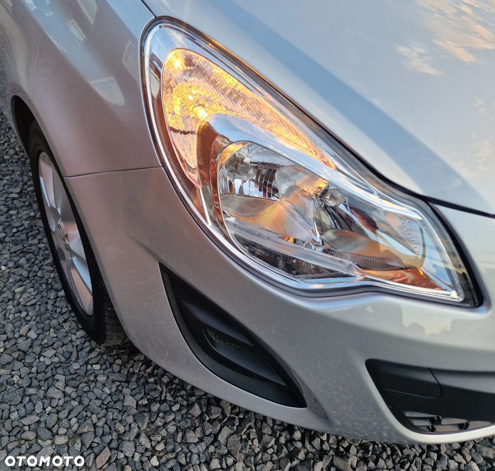 Opel Corsa 1.2 16V Essentia S&S - 38