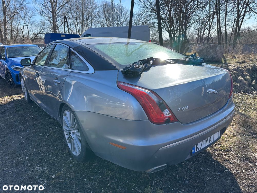 Jaguar XJ 3.0 D V6 LWB Premium Luxury - 4