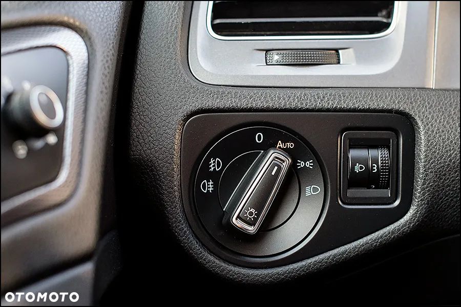 Volkswagen Golf - 32