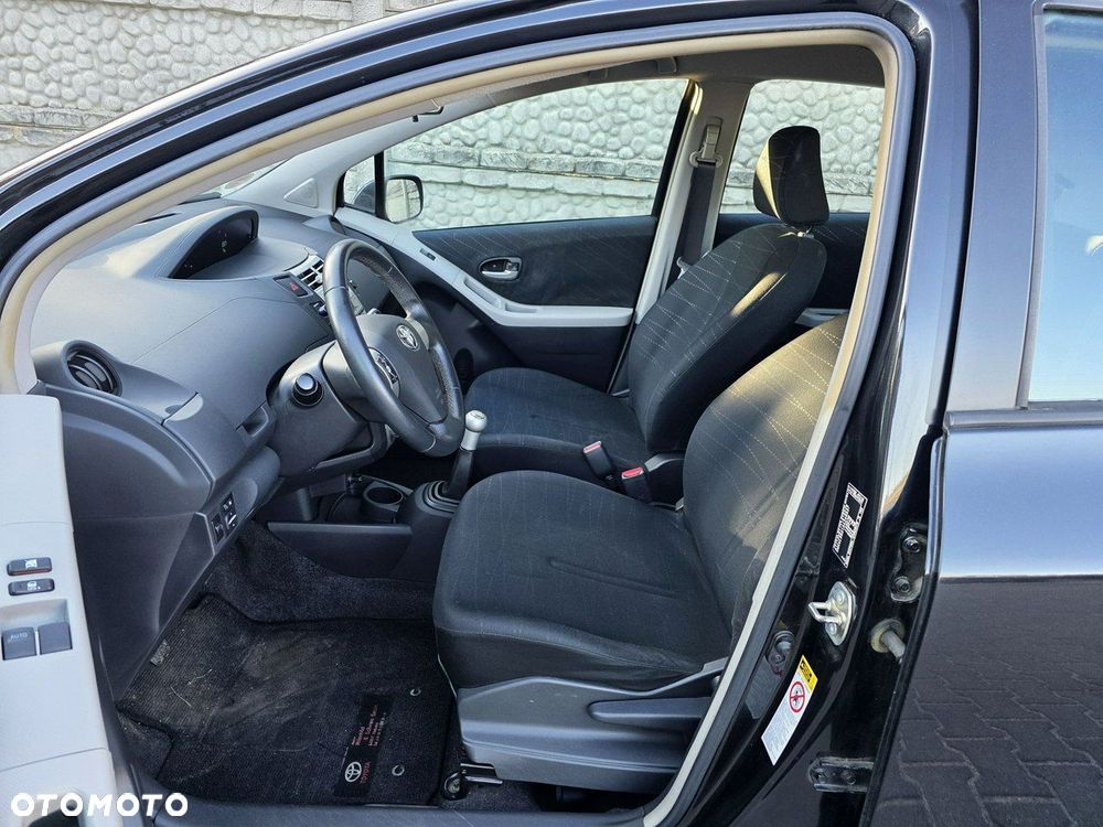 Toyota Yaris 1.3 VVT-i Sol - 9