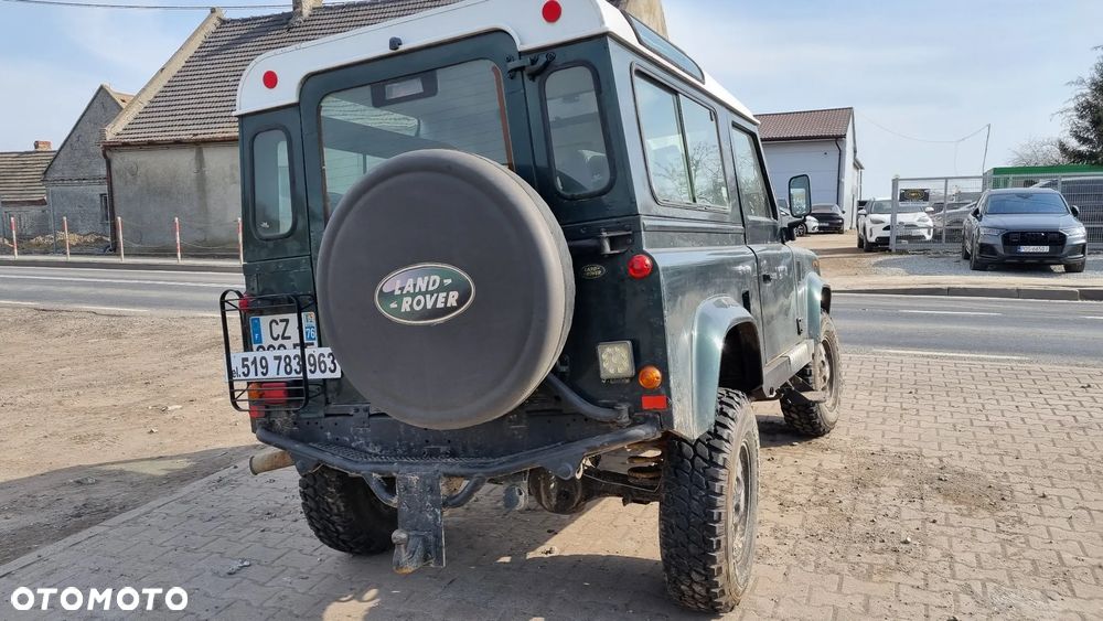 Land Rover Defender - 3