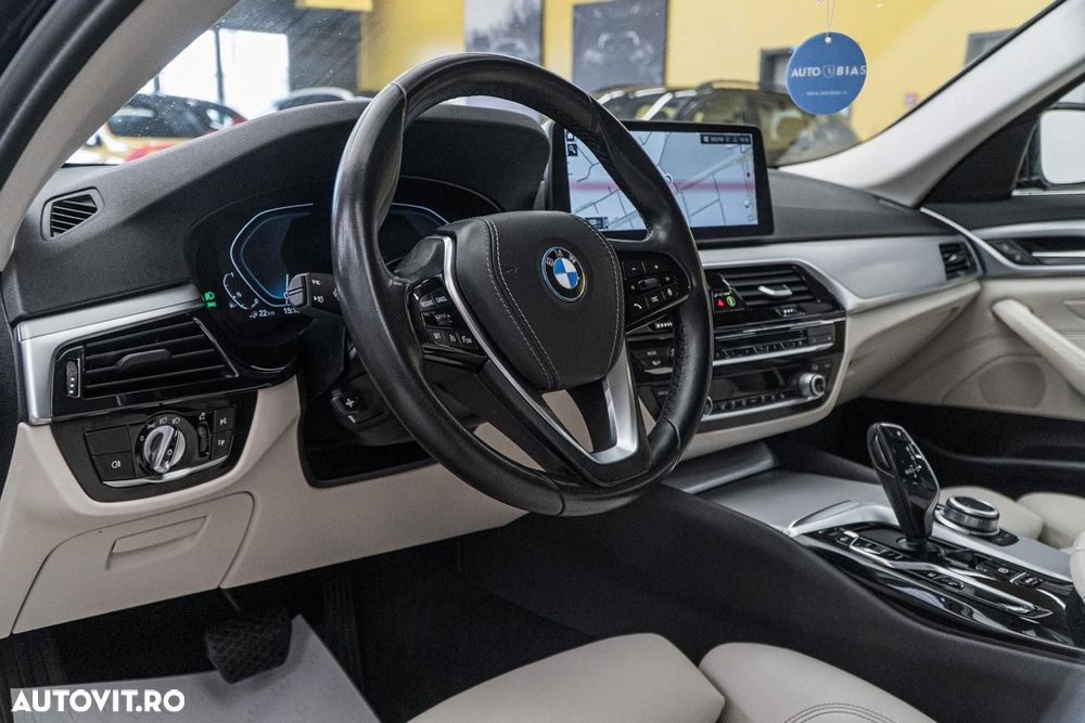 BMW Seria 5 520e Aut. Luxury Line - 7