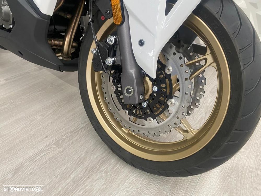CF Moto 650GT - 2