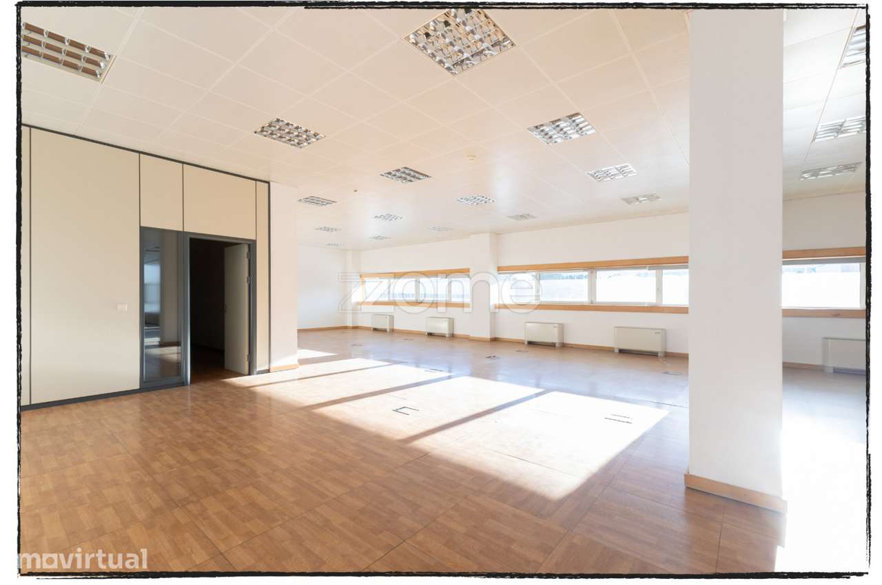 Escritório para Arrendamento – 468 m² | Sintra Business Park - Grande imagem: 2/32