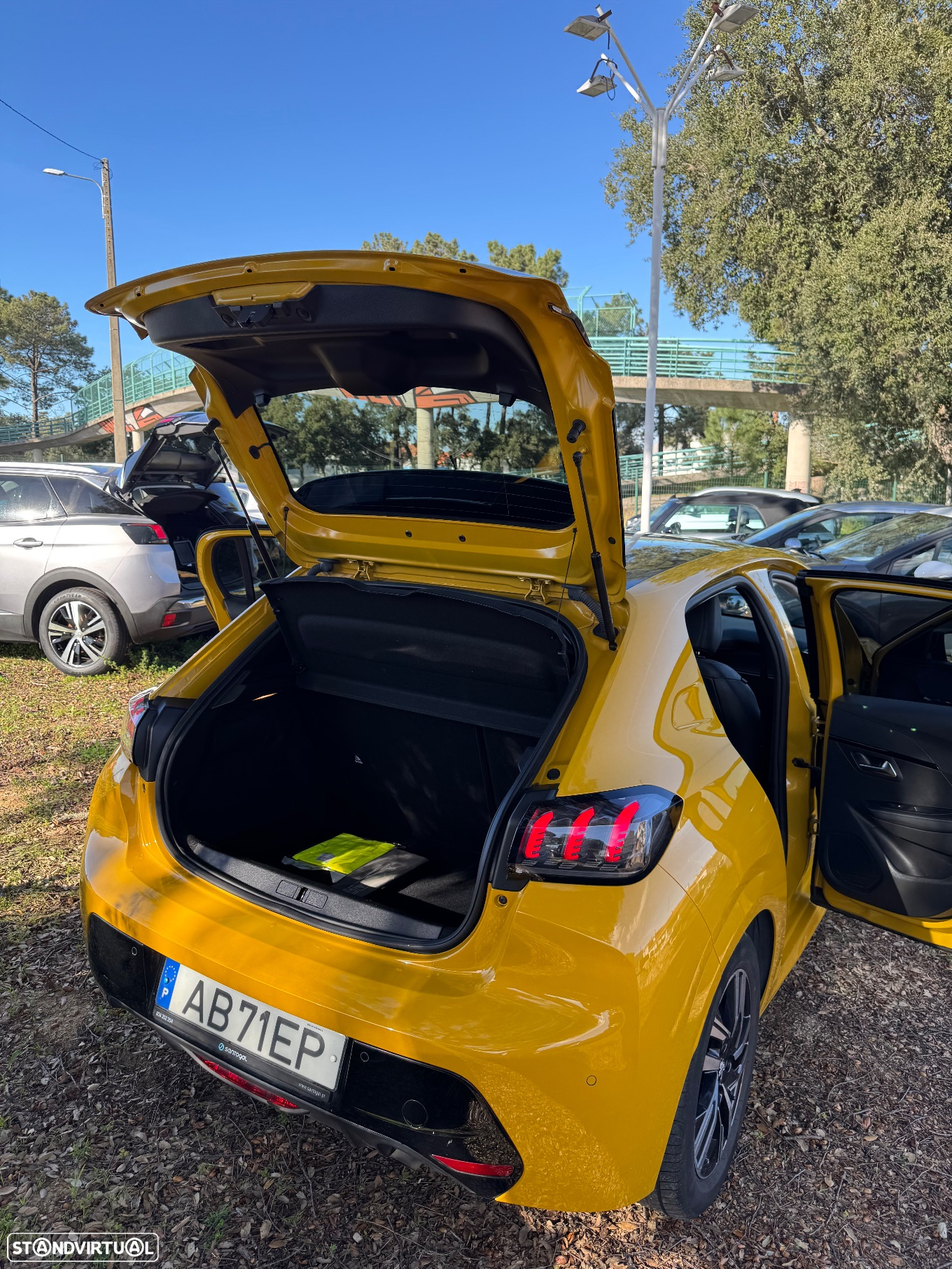 Peugeot 208 1.2 PureTech Allure - 26