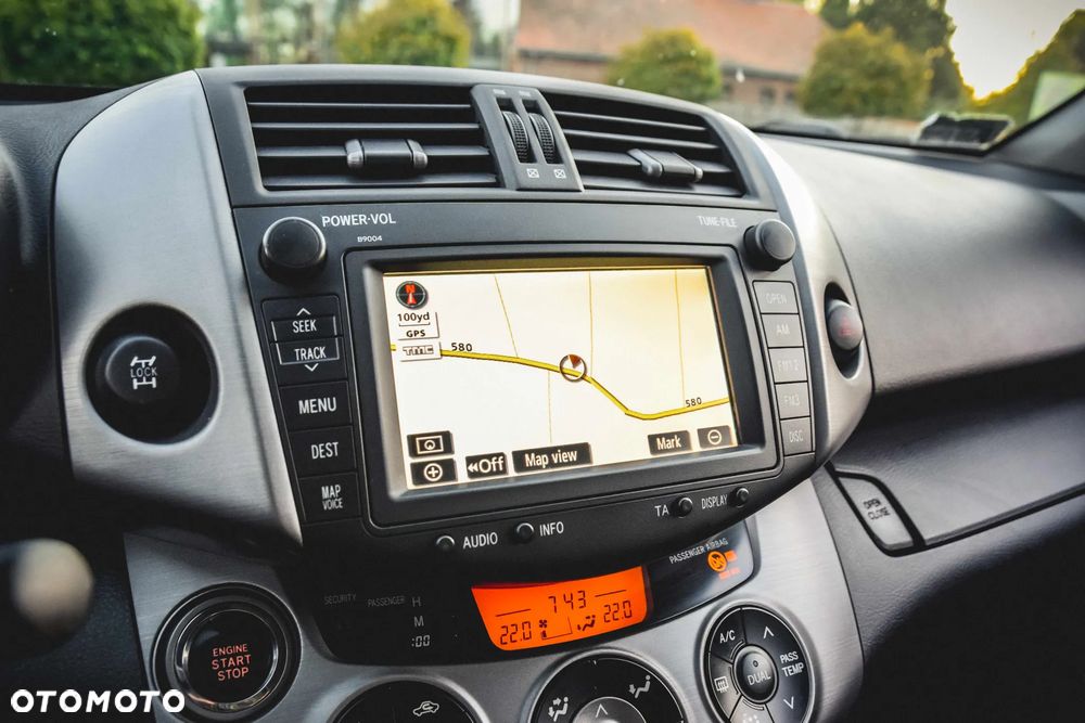 Toyota RAV4 2.0 VVT-i Sol - 40