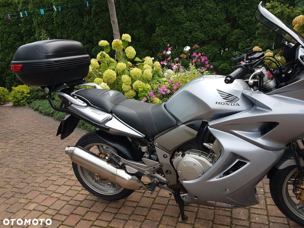 Honda CBF - 2