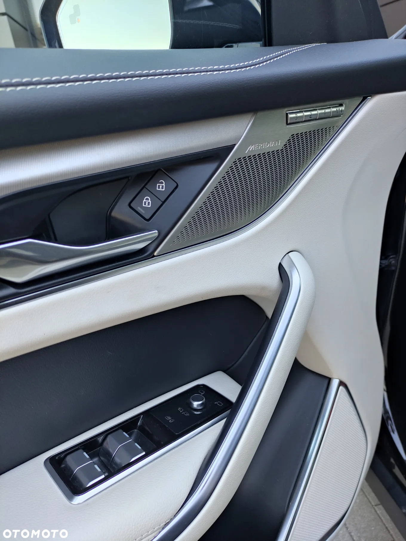 Jaguar F-Pace - 19